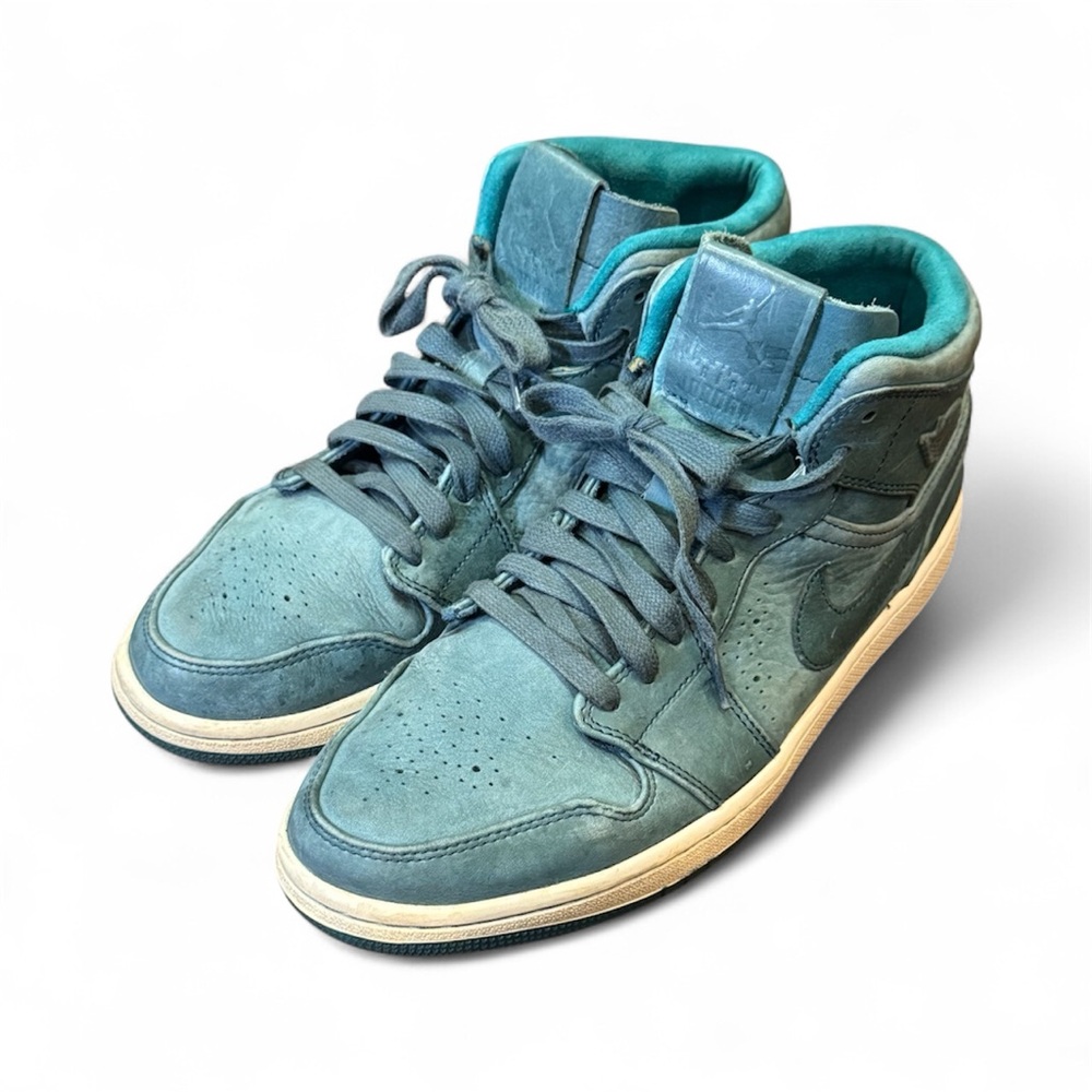 Air Jordan 1 Mid Nouveau 'Nightshade'